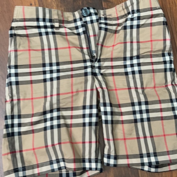 COPY - Authentic Burberry plaid shorts size 6 worn once - Picture 3 of 3